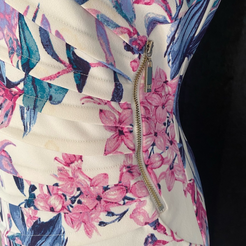 Rare Ivanka Trump Pink and Blue Floral Fir and Flair Dress - Picture 4 of 5